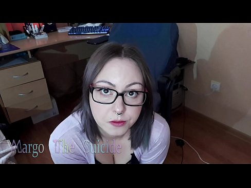 ❤️ Kynþokkafull stelpa með gleraugu sýgur dildó djúpt á myndavélinni ❤️❌ Klám á is.porn-evooli.ru ❌❤