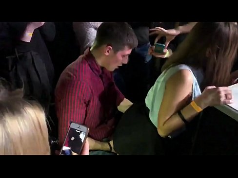 ❤️ Alvöru kynlíf á rússneskum næturklúbbi. 18 ára rússnesk stúlka í endaþarmsopi og leggöngum fokið á næturklúbbi ❤️❌ Klám á is.porn-evooli.ru ❌❤